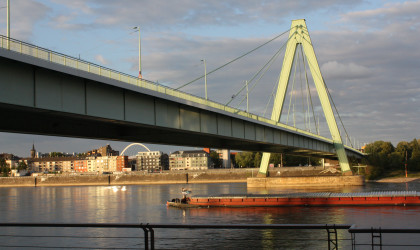 Stadtführungen zum Thema »Querkölnein - mal was anderes« Rodenkirchener Brücke
