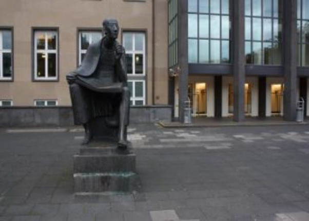 Treffpunkt Albertus Magnus Statue