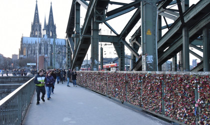 Stadtführung »Querkölnein von Ost nach West – Vom KölnTriangle zum Römerturm« Hohenzollernbrücke